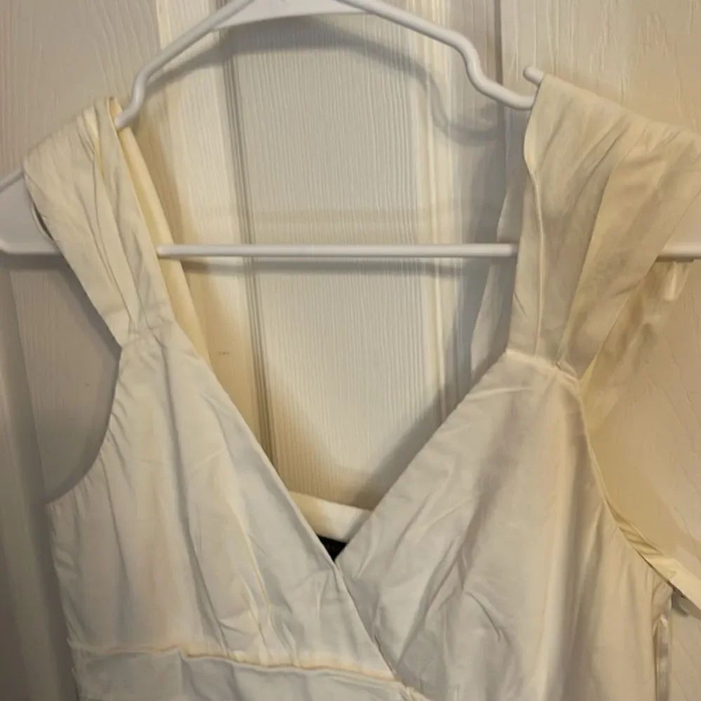 BCBG MaxAzria Dress EUC. Size 4 - Picture 4 of 12